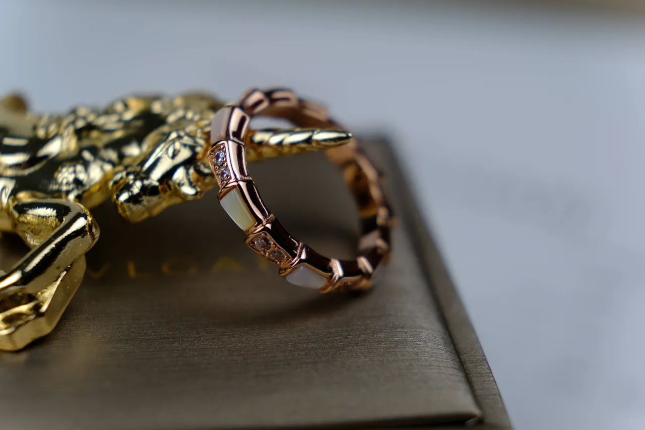Bvlgari Serpenti Viper Anillo de Oro Rosa Pavé y Piedras Facetadas 7