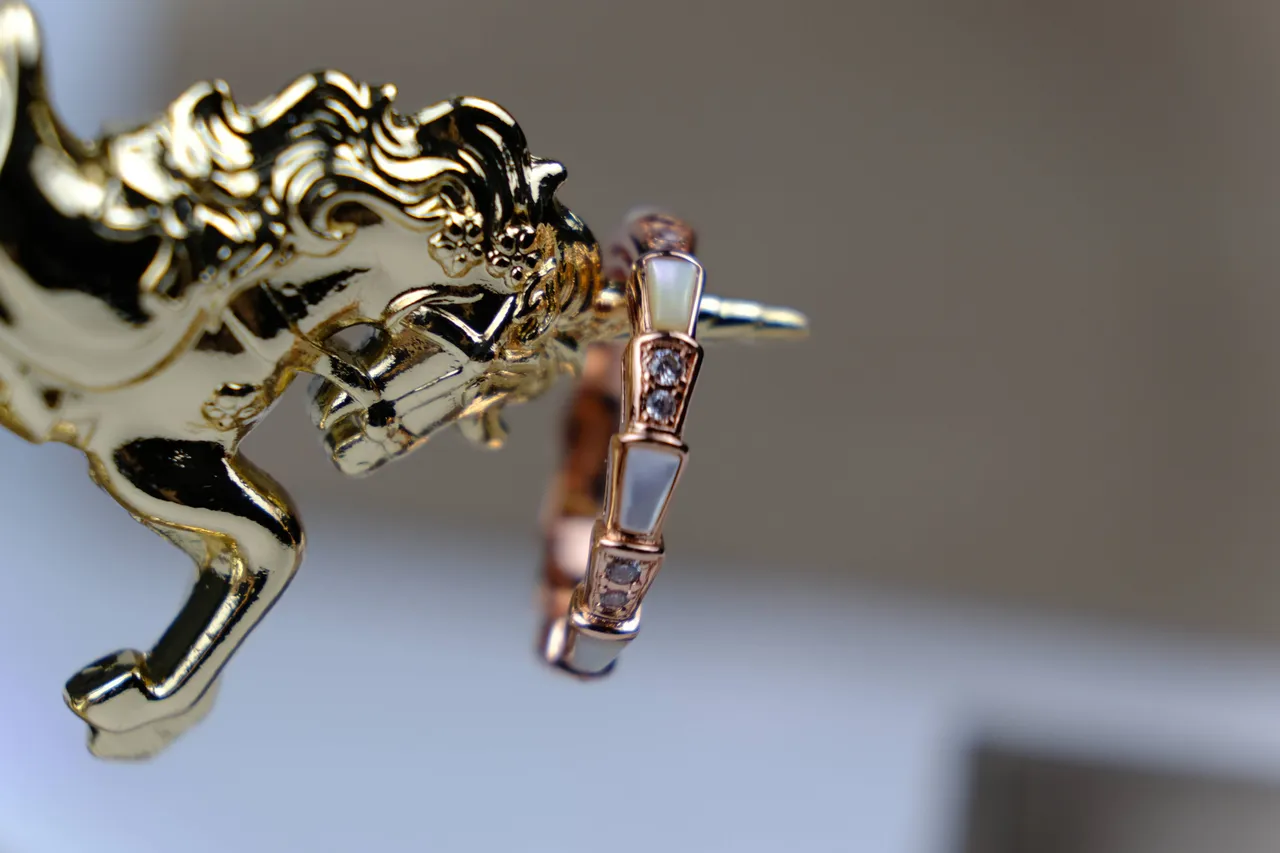 Bvlgari Serpenti Viper Anillo de Oro Rosa Pavé y Piedras Facetadas 8