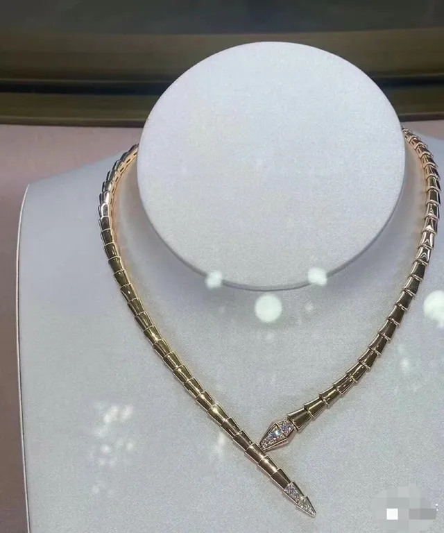 Bvlgari Serpenti Oro Amarillo Pavé Diamond collar serpiente 3