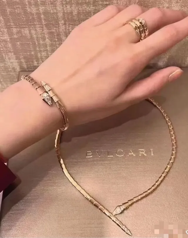 Bvlgari Serpenti Oro Amarillo Pavé Diamond collar serpiente 4