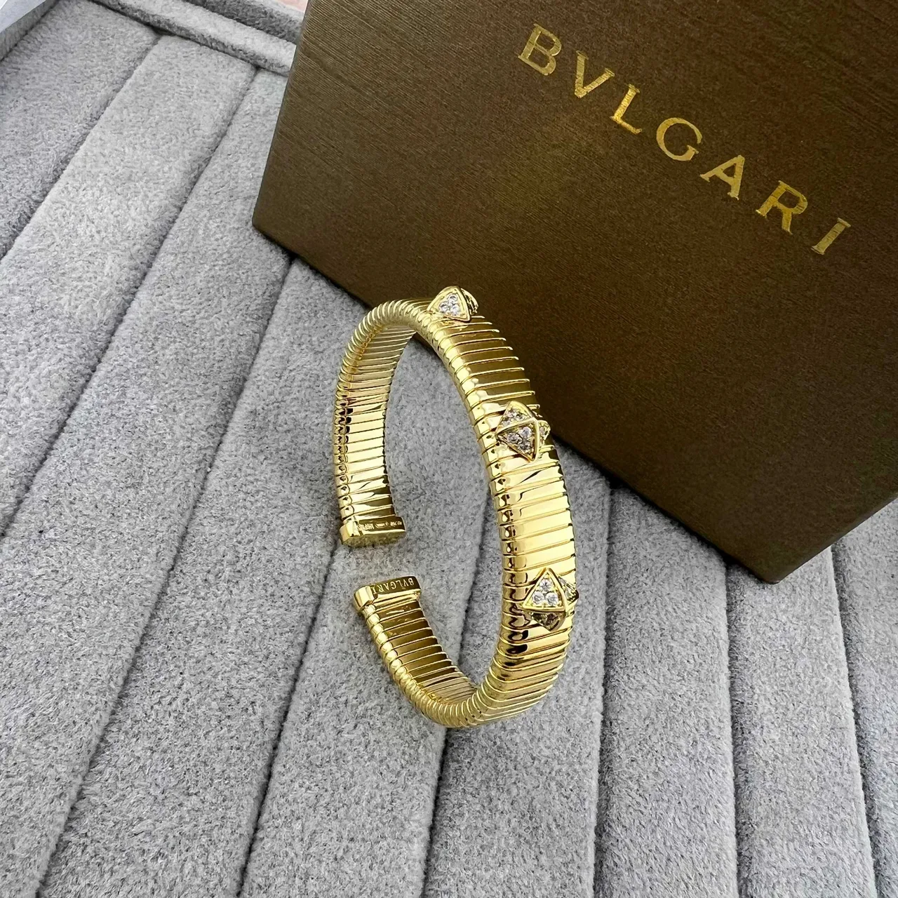Bvlgari Tubogas Diamond-Triangular Motif Gold Bracelets 3