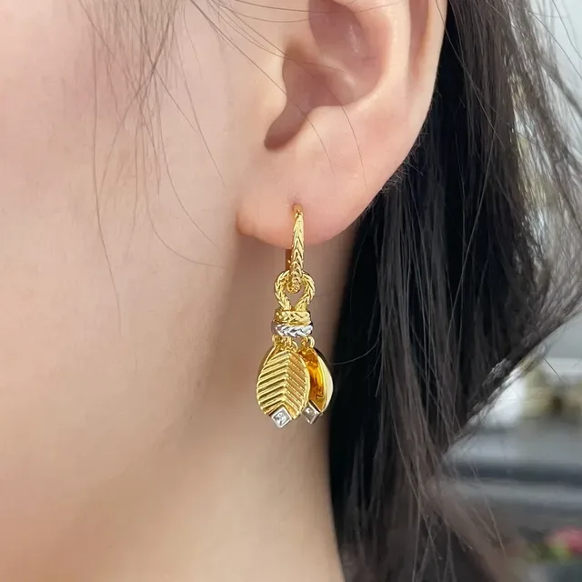 Cartier Gold Silver Leaf-Shaped Pendants Chevron-Engraved Texture Earrings 9