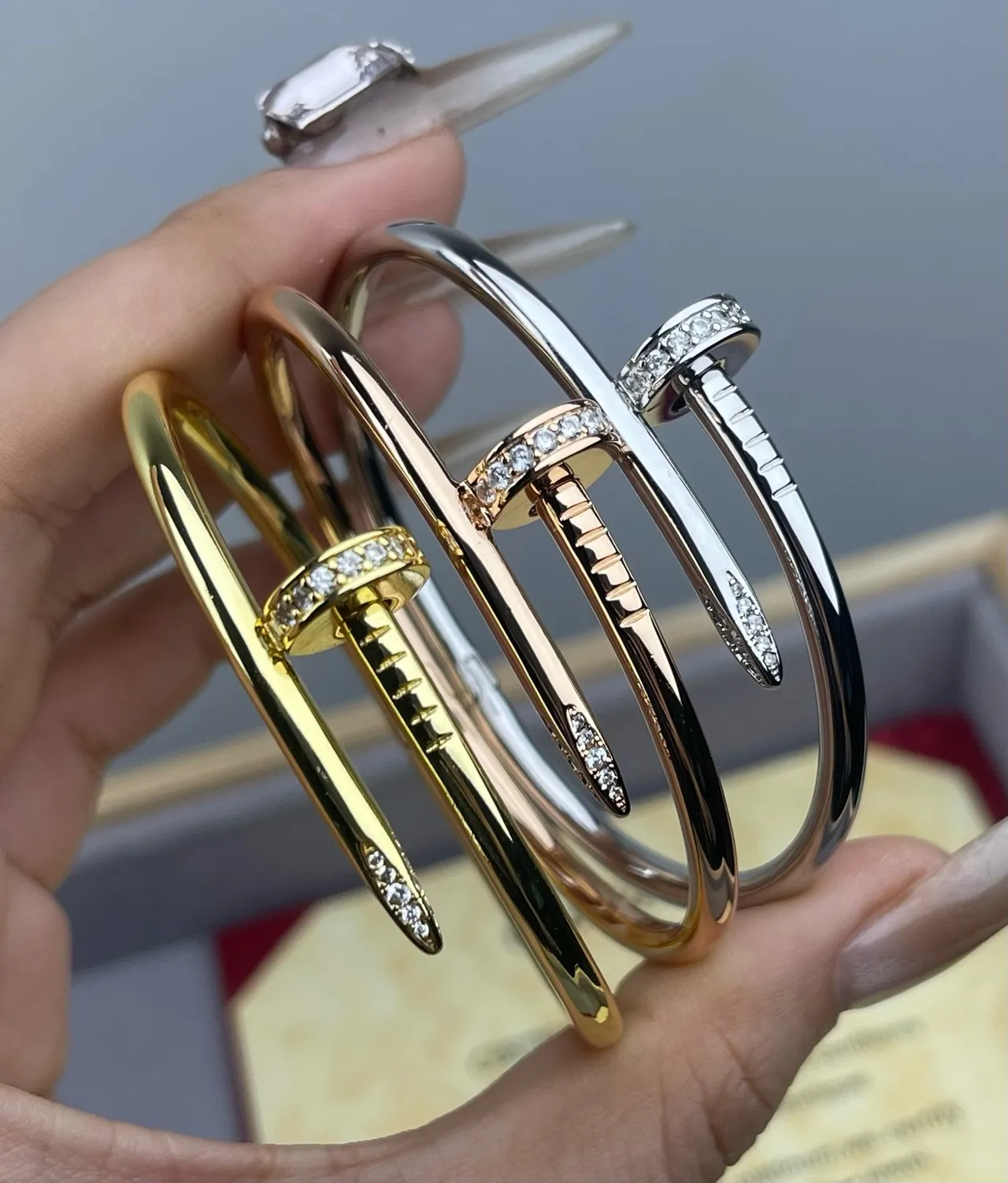 Cartier Juste un Clou Pavé Stone Nail Motif ব্যাঙ্গেল ব্রেসলেট 2