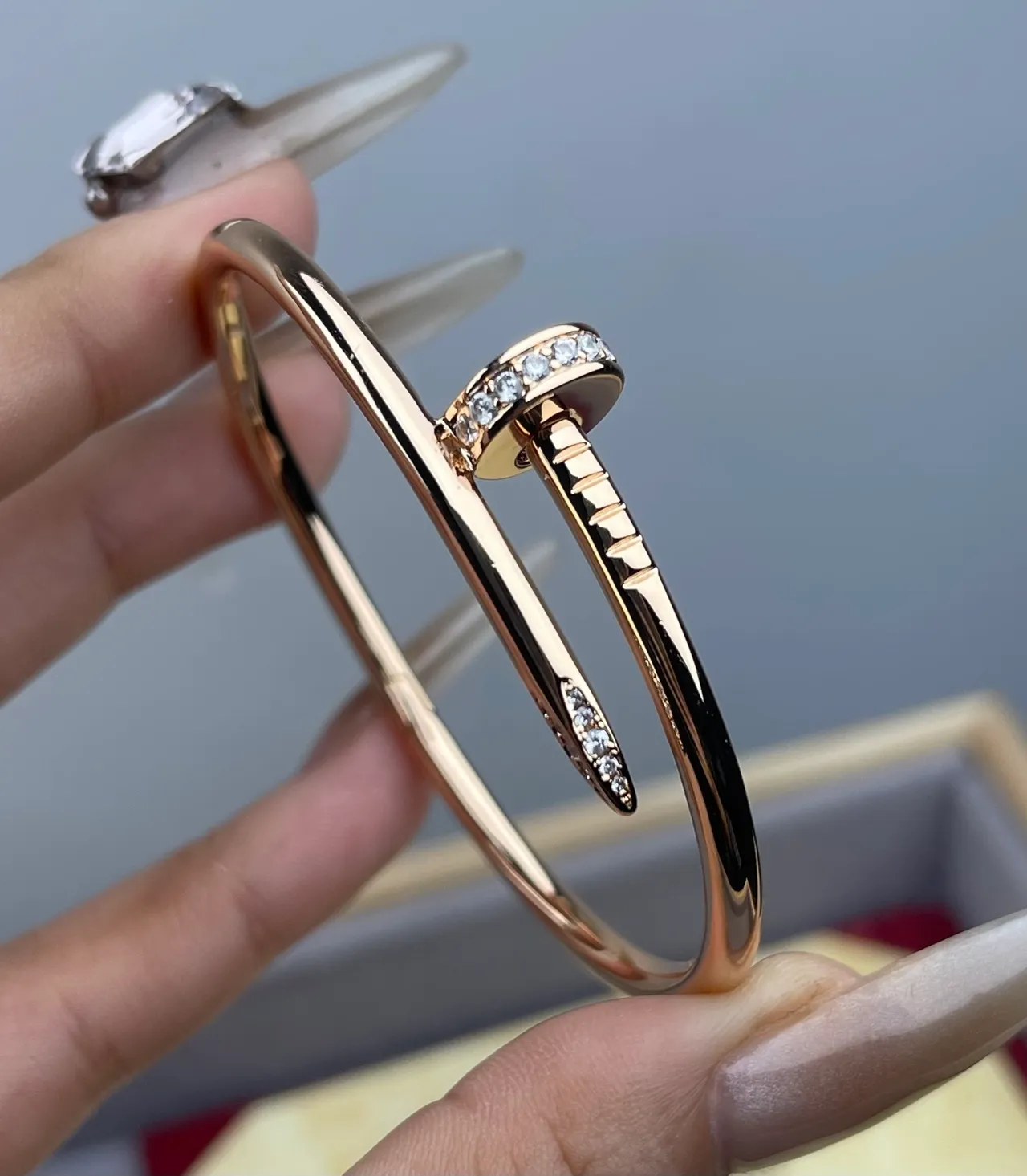 Cartier Juste un Clou Pavé Stone Nail Motif ব্যাঙ্গেল ব্রেসলেট 5