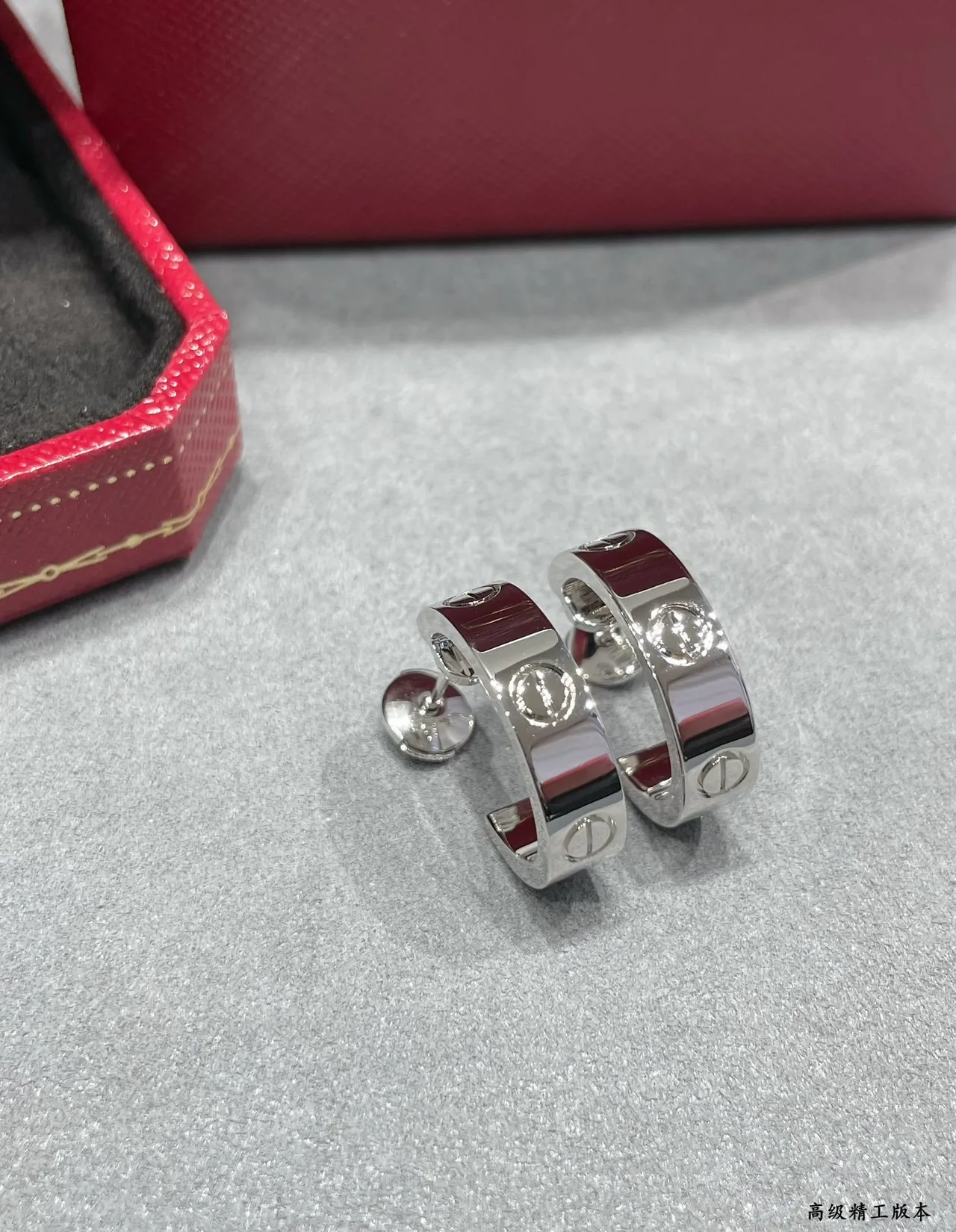 Cartier Love সোনার সাদা গোলাপ স্ক্রু-মোটিফ কানের দুল 3