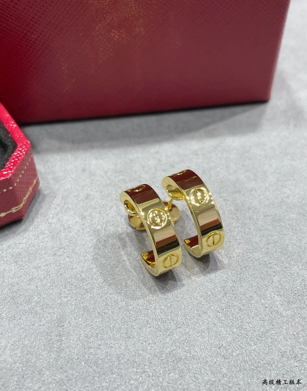 Cartier Love সোনার সাদা গোলাপ স্ক্রু-মোটিফ কানের দুল 4