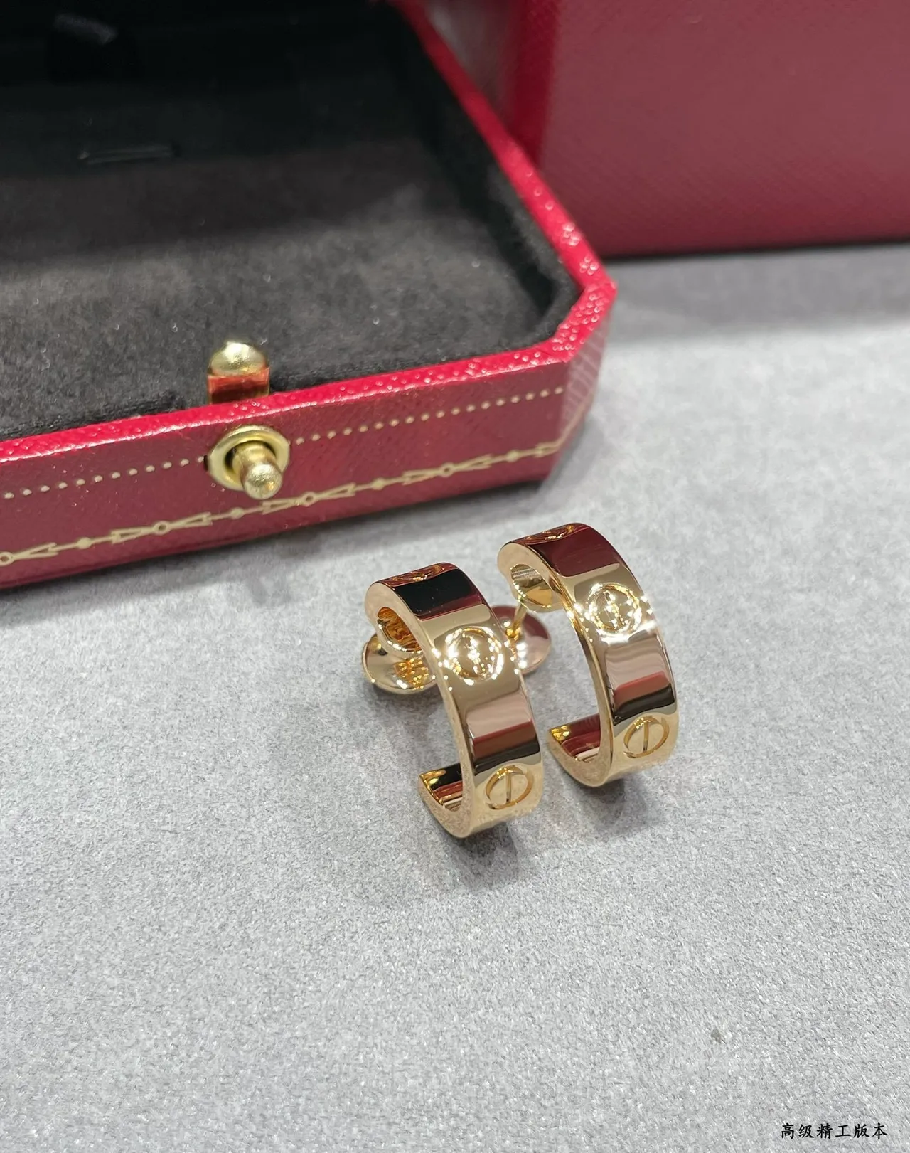 Cartier Love সোনার সাদা গোলাপ স্ক্রু-মোটিফ কানের দুল 7