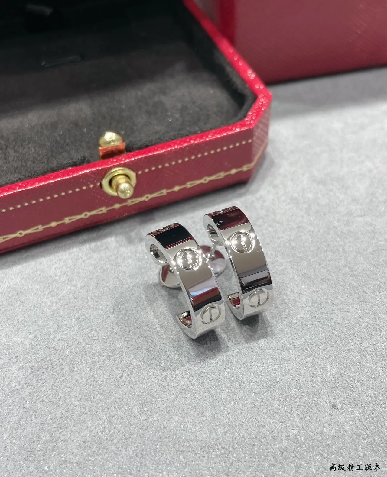 Cartier Love সোনার সাদা গোলাপ স্ক্রু-মোটিফ কানের দুল 8