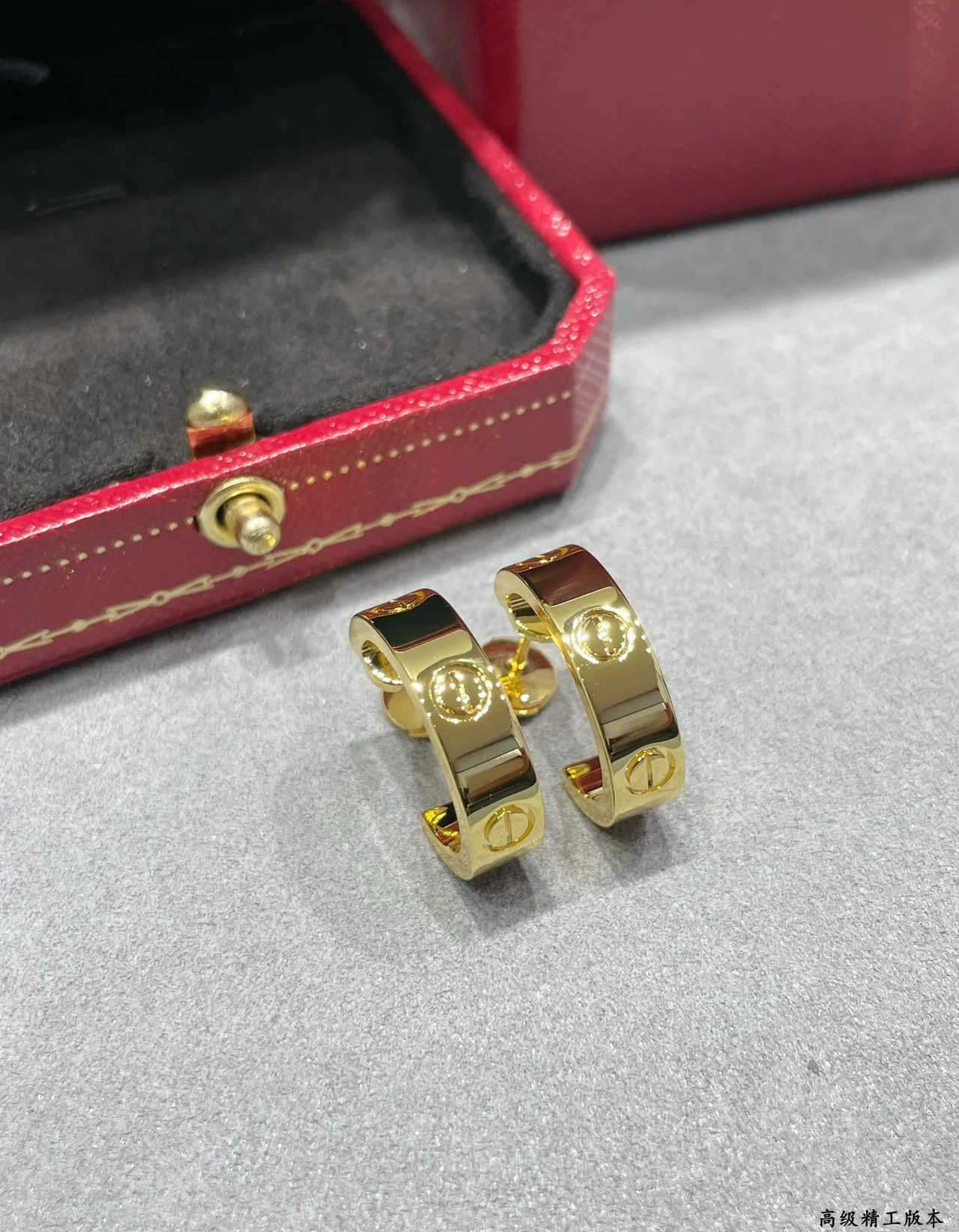 Cartier Love সোনার সাদা গোলাপ স্ক্রু-মোটিফ কানের দুল 9