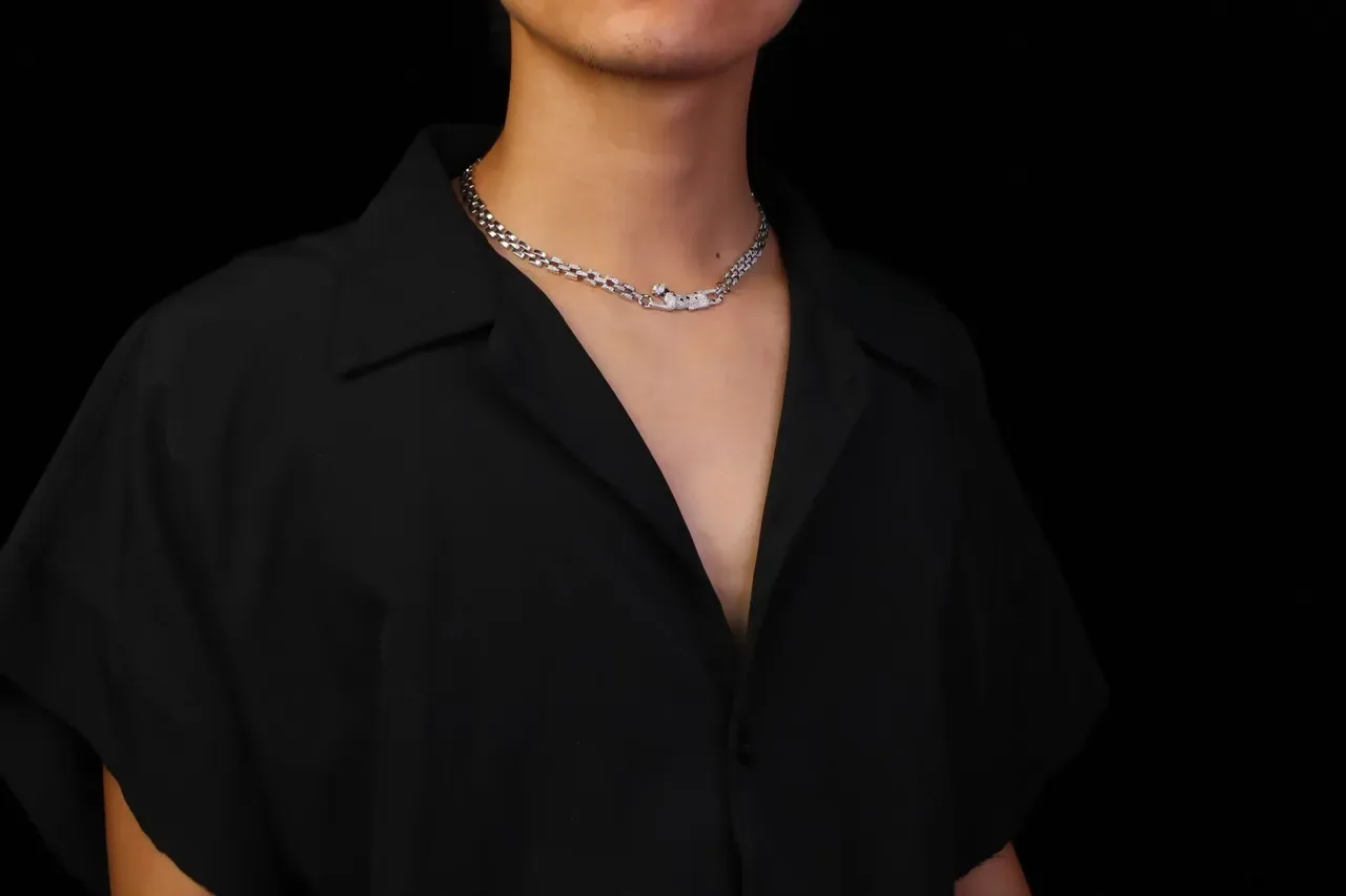 Cartier Panthère Pavé Diamond Panther Necklace 4