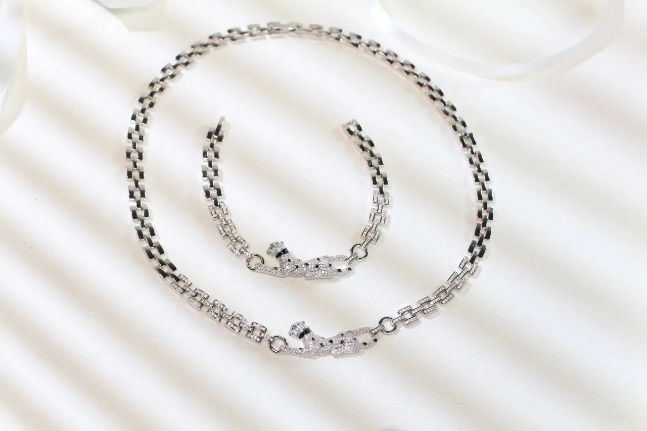 Cartier Panthère Pavé Diamond Panther Necklace 7