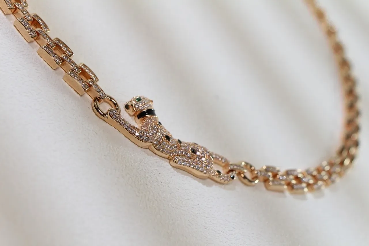 Cartier Panthère Pavé Diamond Panther Necklace 8