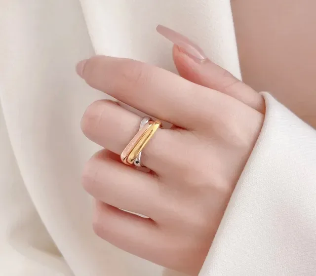 Cartier Trinity Gold Silver Interlocking Triple-Band Polished Ring 8
