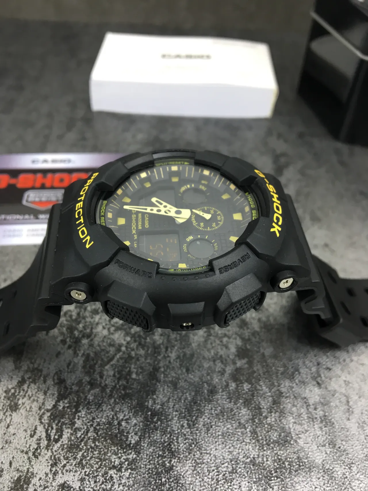 Casio G-Shock GA-100 Noir et Jaune Montre Analogique-Numérique Sportive 3