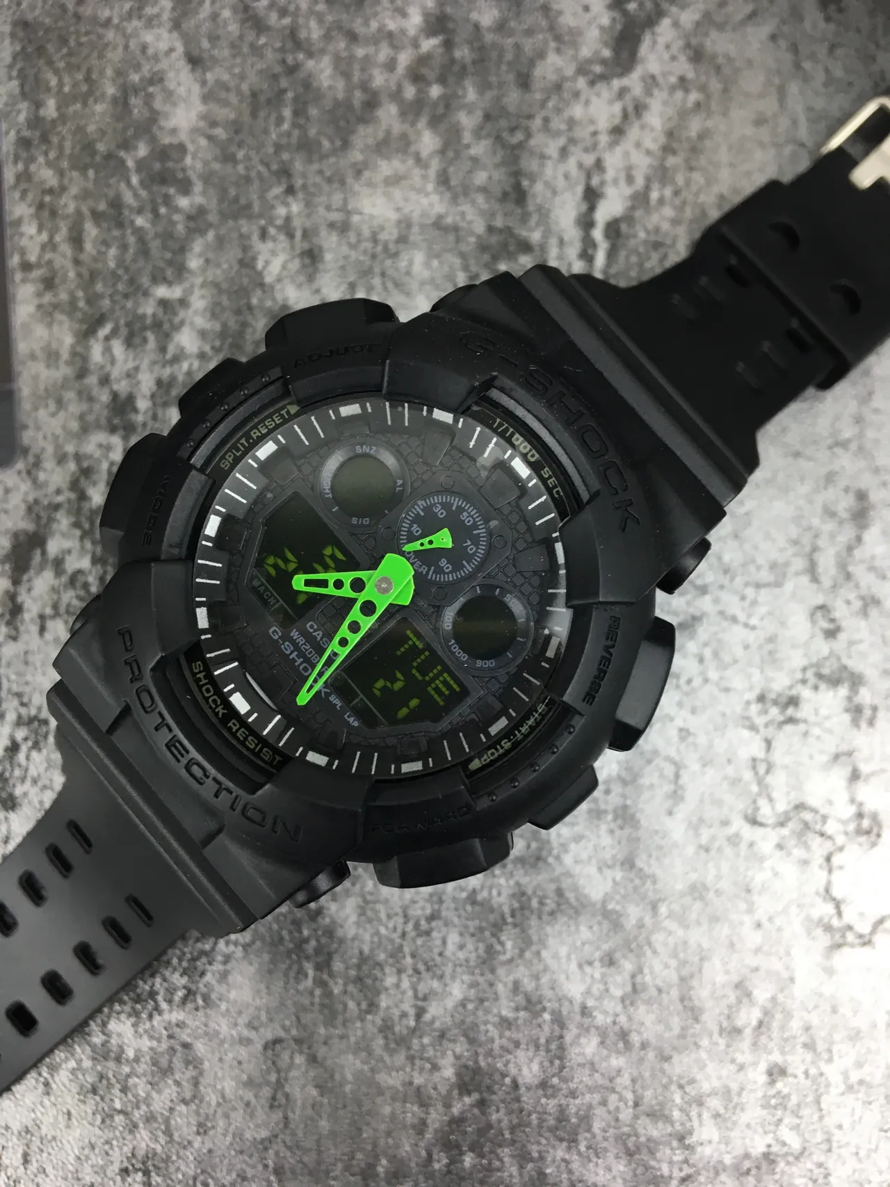 Casio G-Shock GA-100 काला हरा मैट रेजिन निर्माण बोल्ड लाइम एकसेंट्स घड़ी 4