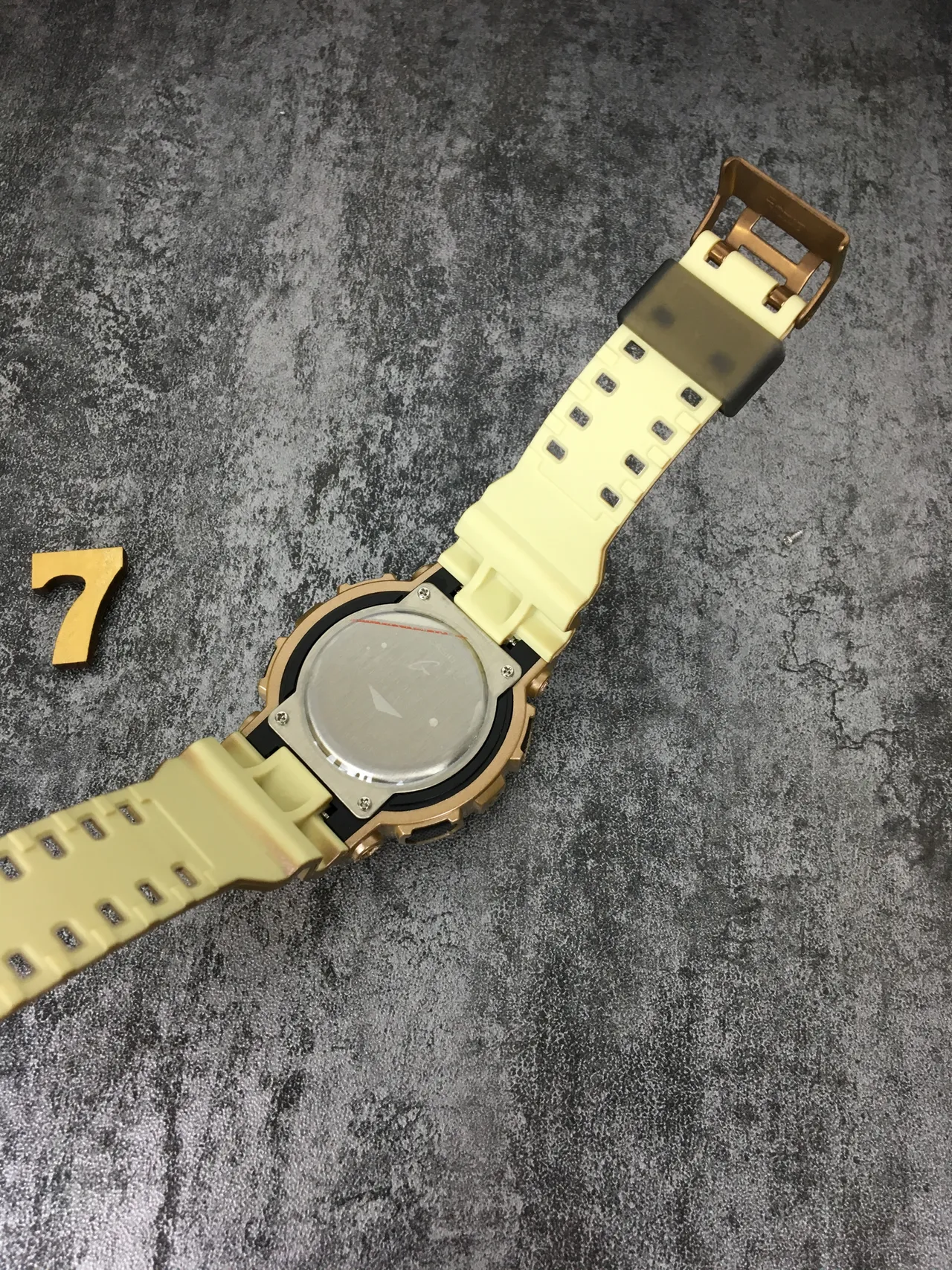 卡西欧 G-Shock GA-100 金色调 模拟-数字 运动手表 9