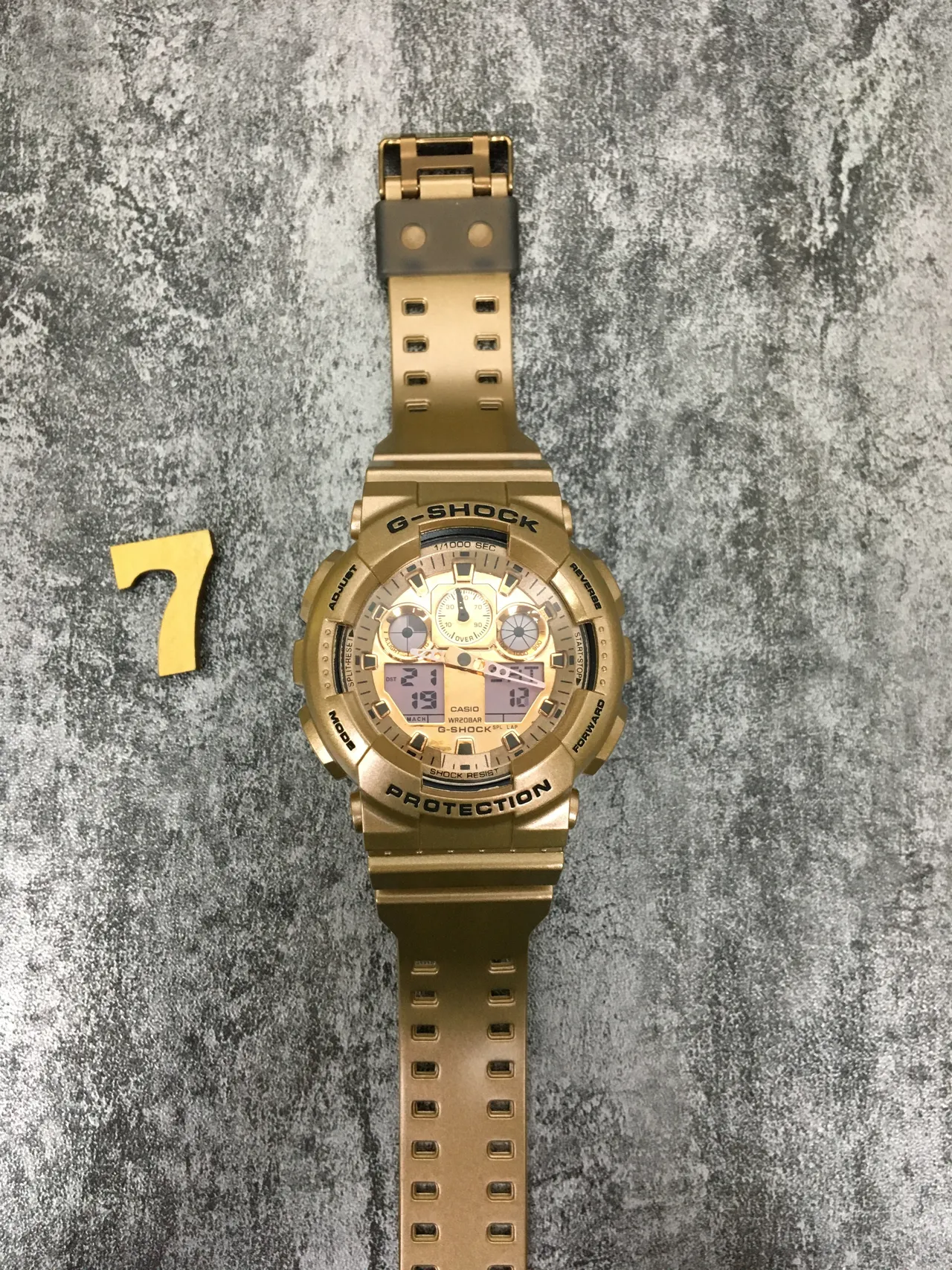 卡西欧 G-Shock GA-100 金色调 模拟-数字 运动手表 10