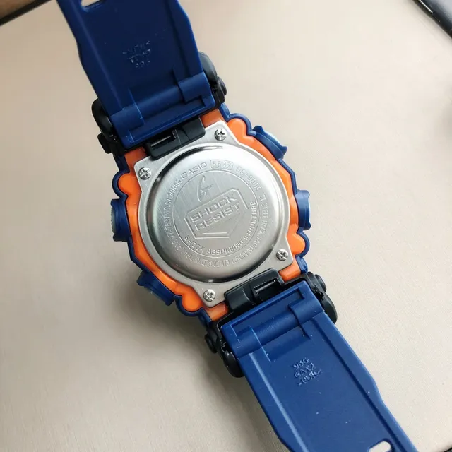 Casio G-Shock GA-2100 蓝色和黑色运动手表 3