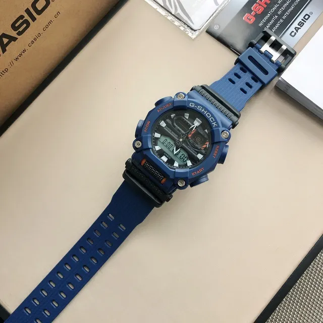 Casio G-Shock GA-2100 蓝色和黑色运动手表 7