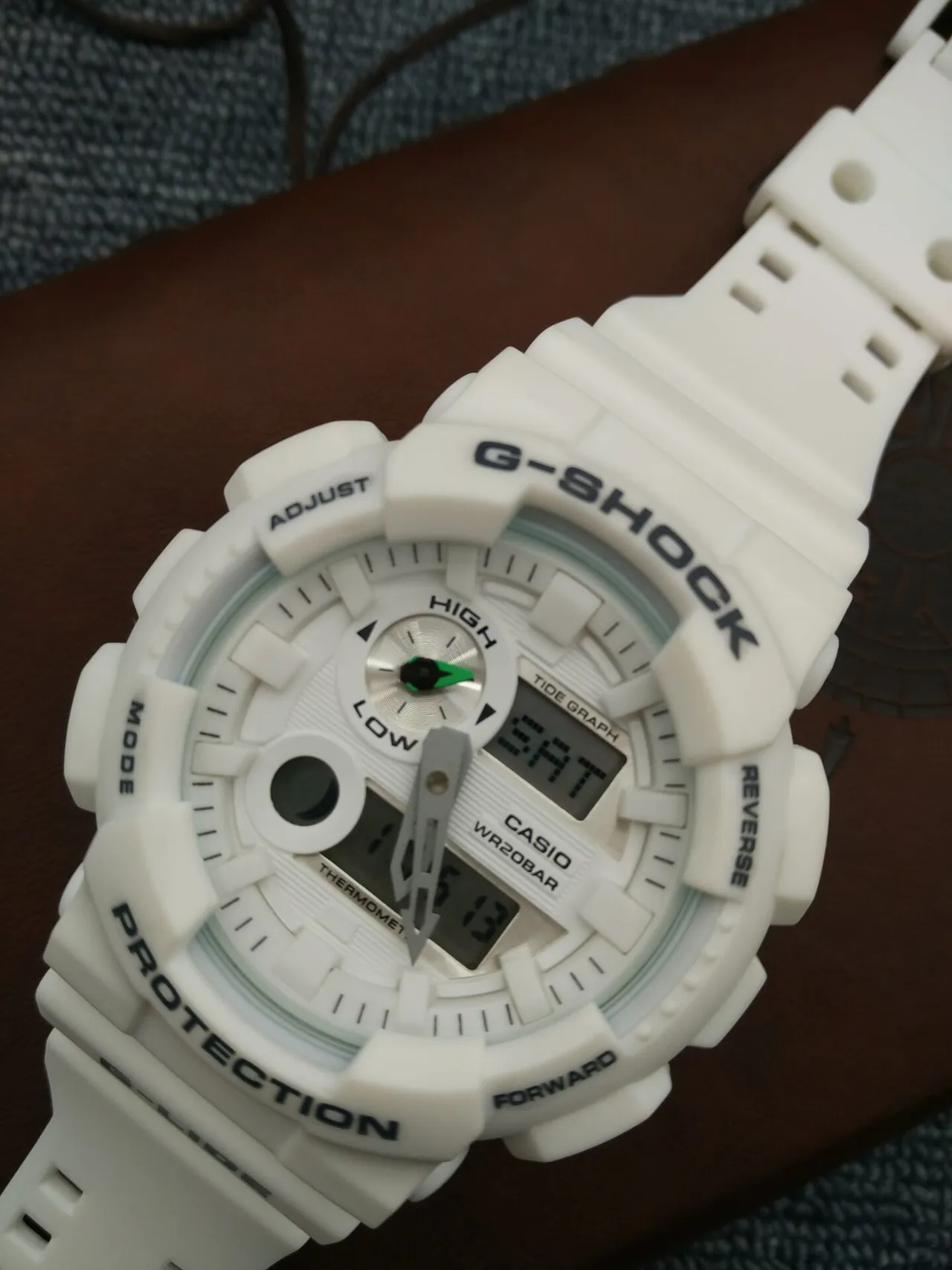 Casio G-Shock GA-2100 Off-White montre sport 10