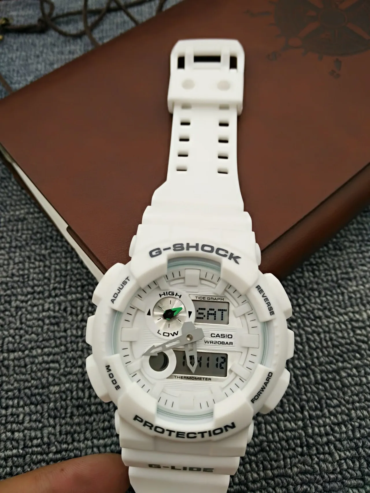 Casio G-Shock GA-2100 Off-White montre sport 13