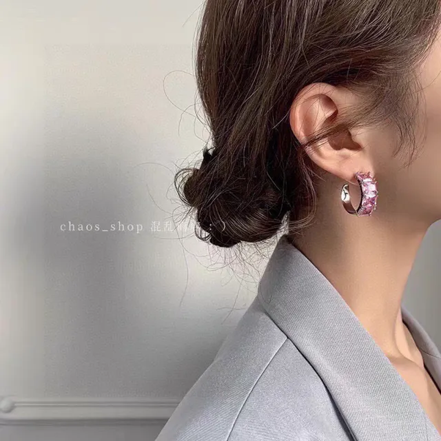 Celine Aretes de aro de cristal rosa 2