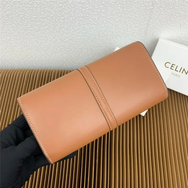 Celine Triomphe भूरा गोल्ड स्मूथ चमड़ा सेंट्रल सीम लंबा वॉलेट 16
