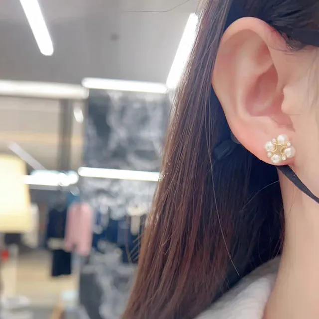 Celine Triomphe Boucles d'oreilles en perles et cristaux floraux 6