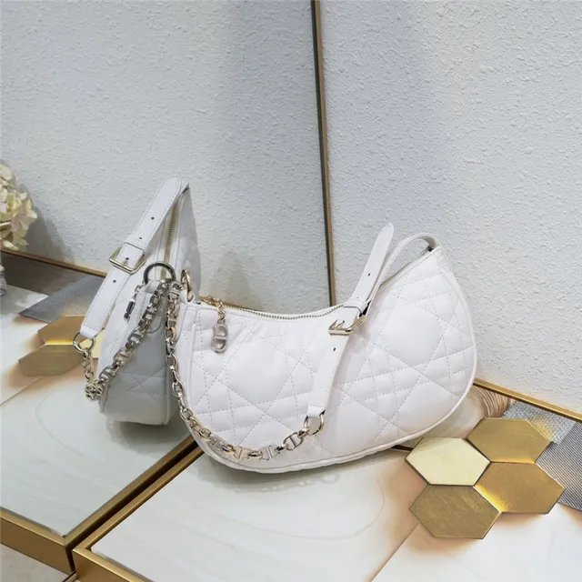 Chanel 22 Bag Preta Dourada Quiltada Costura Diamante Couro Alça Corrente Bolsa 10