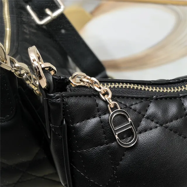 Chanel 22 Bag Preta Dourada Quiltada Costura Diamante Couro Alça Corrente Bolsa 16