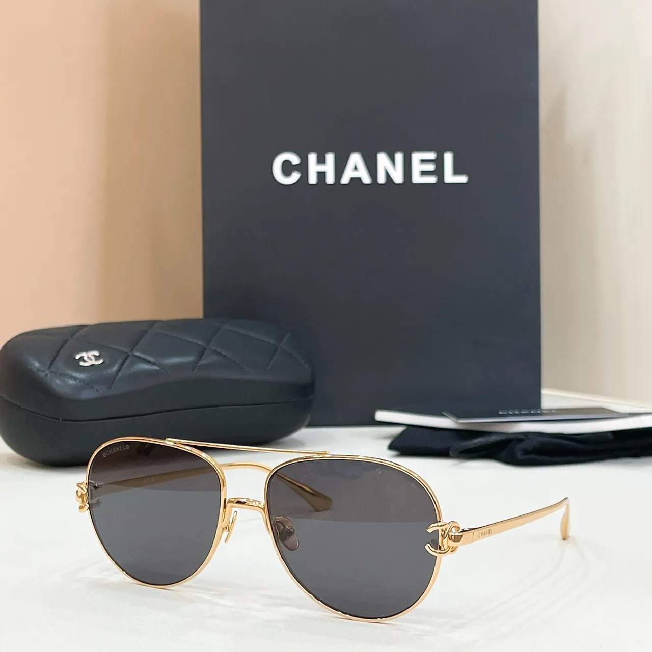 Chanel 渐变粉色飞行员太阳镜 2