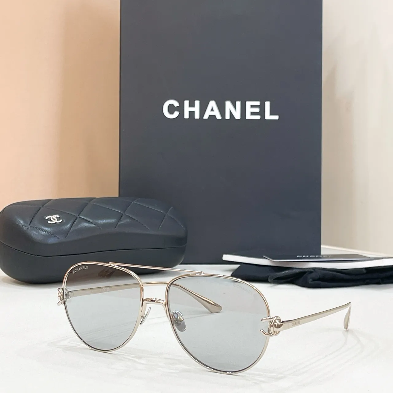 Chanel 渐变粉色飞行员太阳镜 4