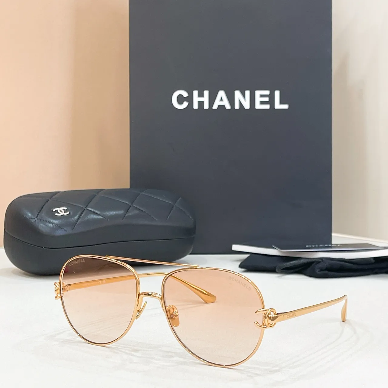 Chanel 渐变粉色飞行员太阳镜 5