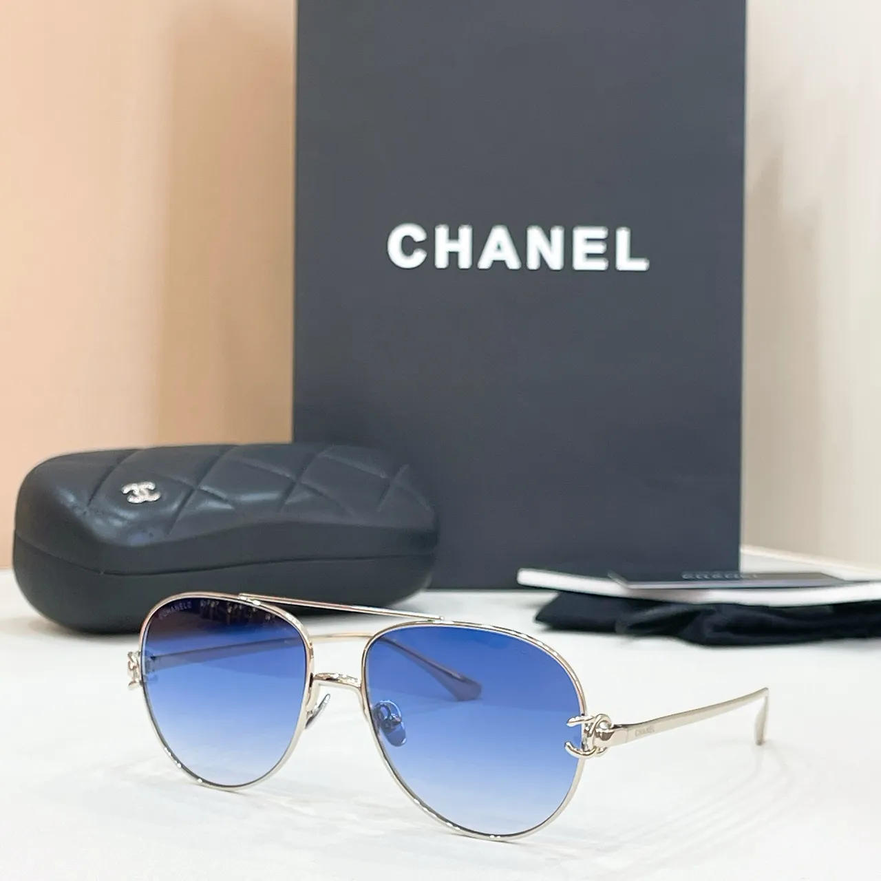 Chanel 渐变粉色飞行员太阳镜 7