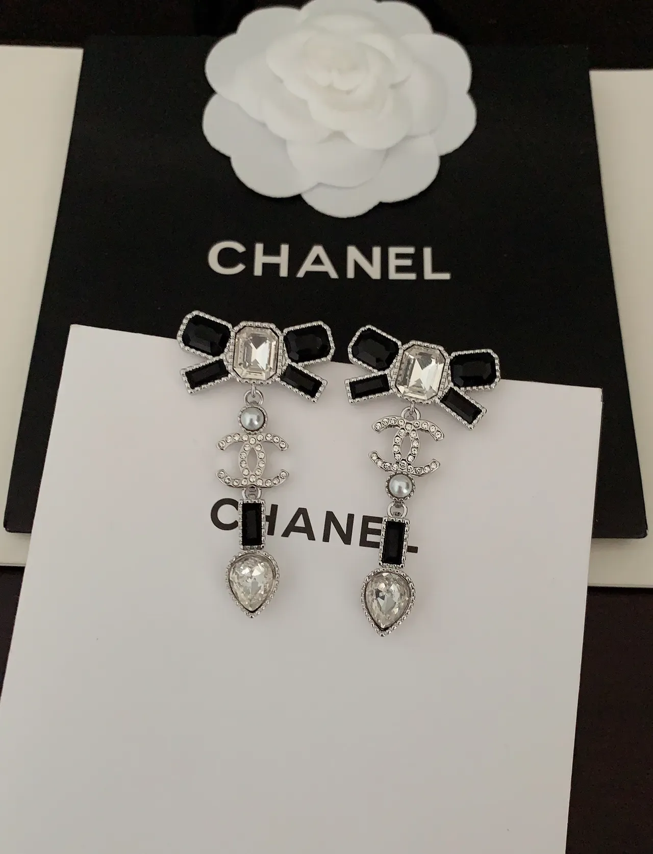 Chanel Boucles d'oreilles Nœud Cristal Perle Cœur Goutte 3