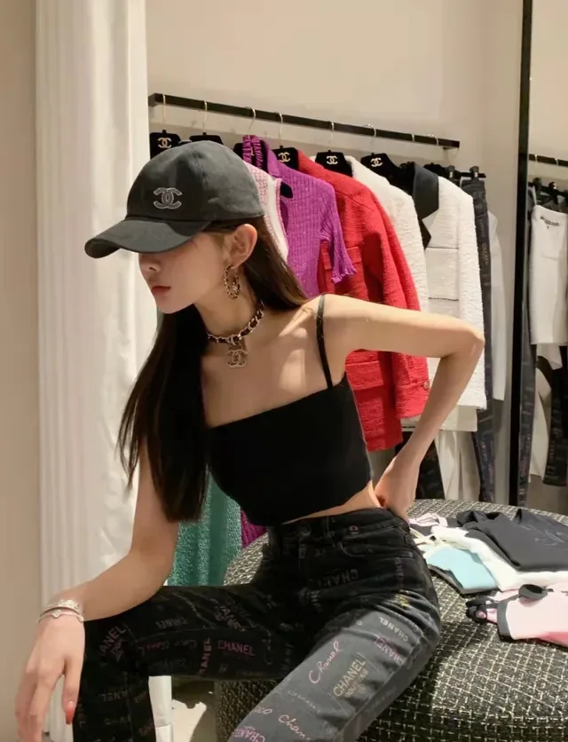 Chanel Camellia Collar de cuero trenzado y cadena 2