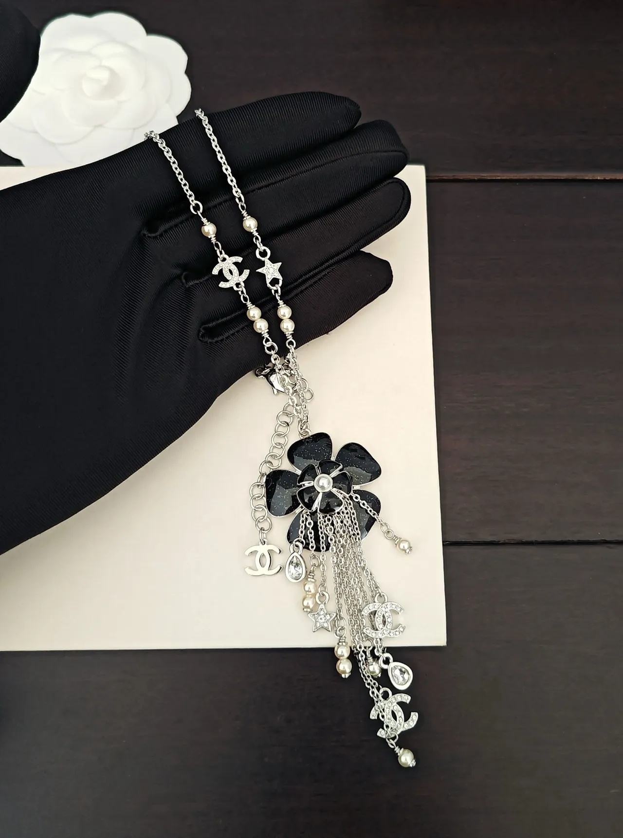 Chanel Camélia Encanto Colar Preto e Prata Pérola Borla Colar 2