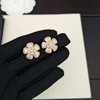 Chanel كاميليا وردي ذهب خمس بتلات مينا بتلات أقراط