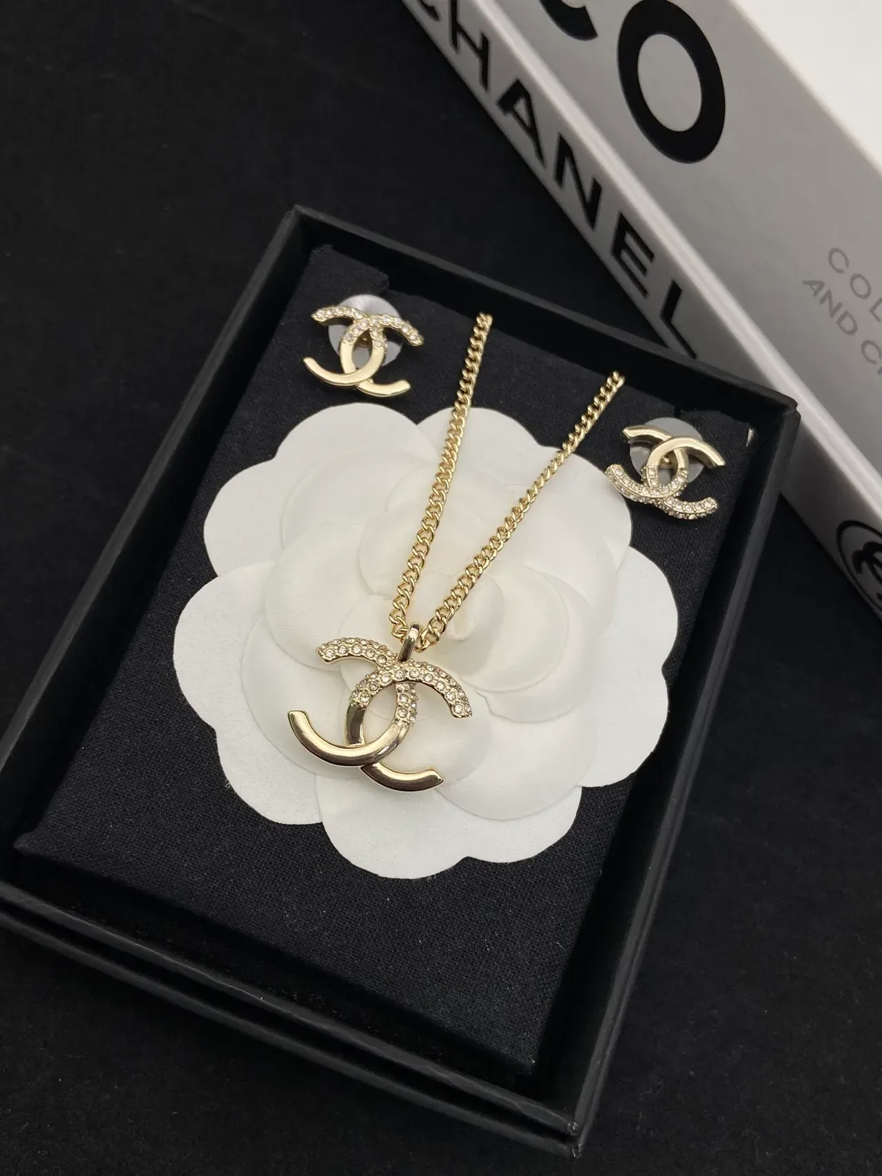 Chanel CC Logo 金银 互锁 水晶镶嵌 项链 6