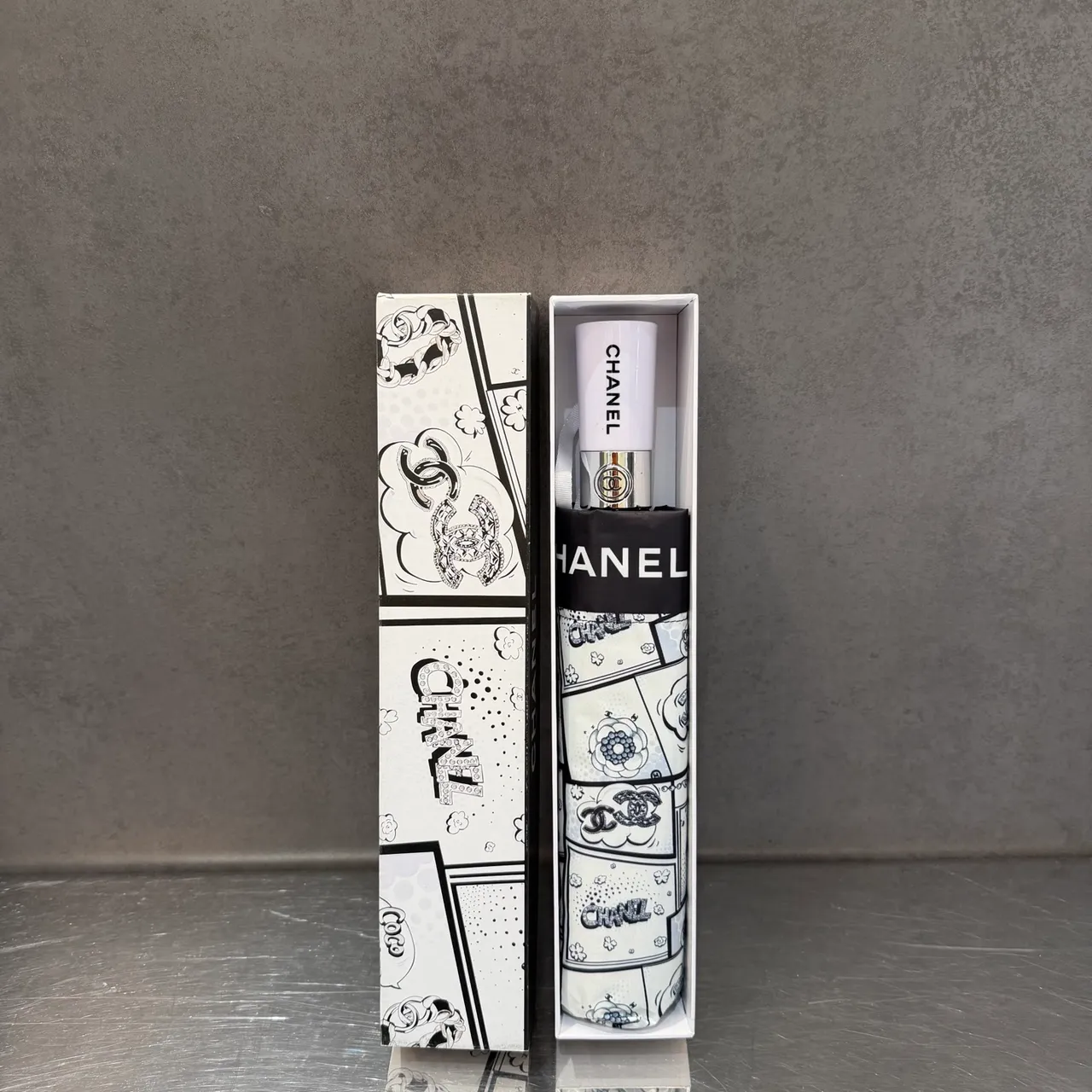 Chanel कমिक प्रिंट सादा कालो एकरंगा हैंडबैग 6