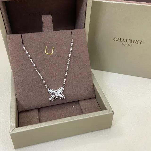 Chanel Collar Cruz Dorada Plata Pendiente Piedra Redonda Central 6