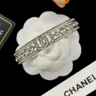 Chanel ক্রিস্টাল CC Logo ব্যাংগল ব্রেসলেট