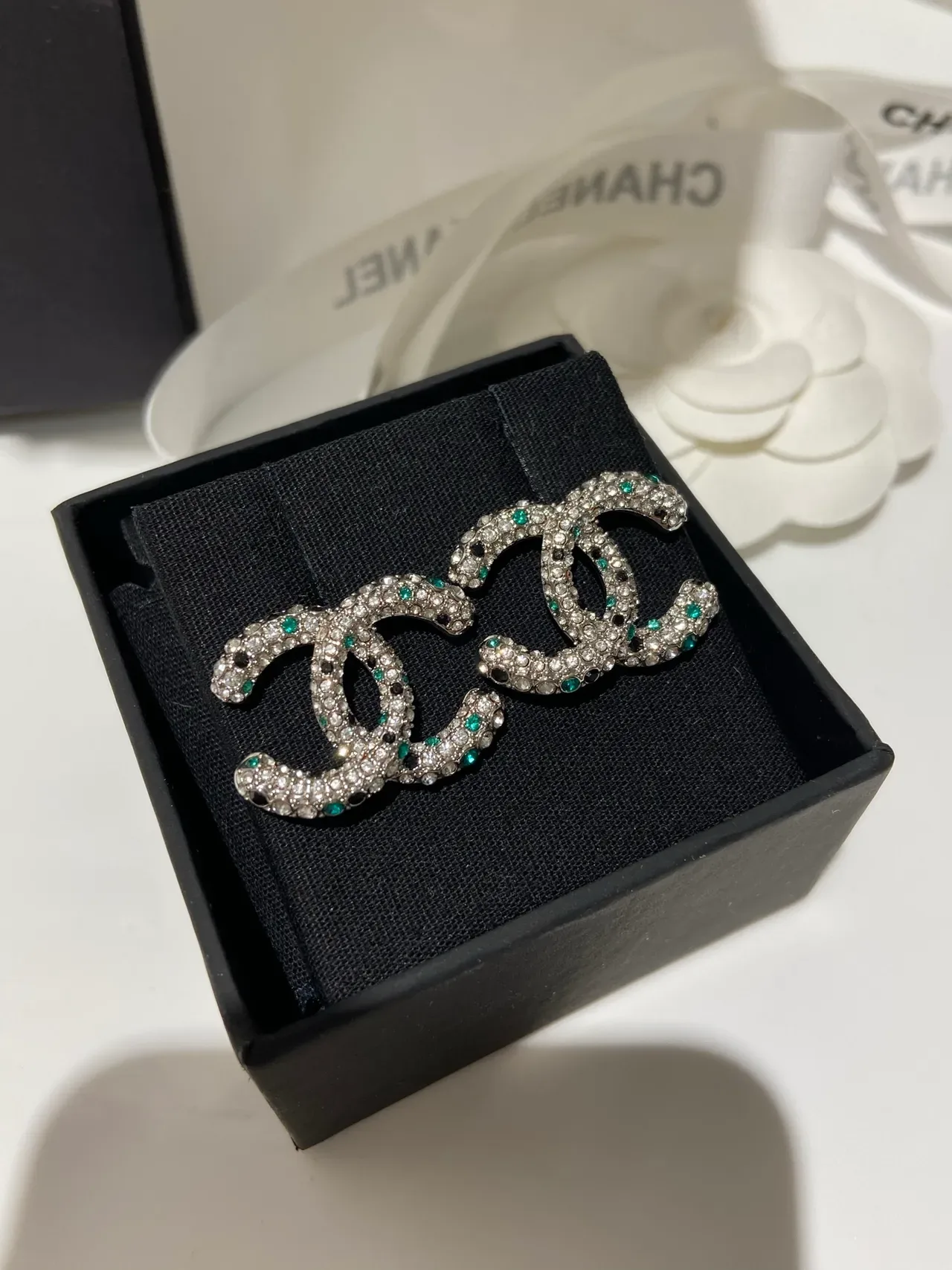 Chanel Double C Pavé Crystal Pink-Red Boucles d'oreilles 4