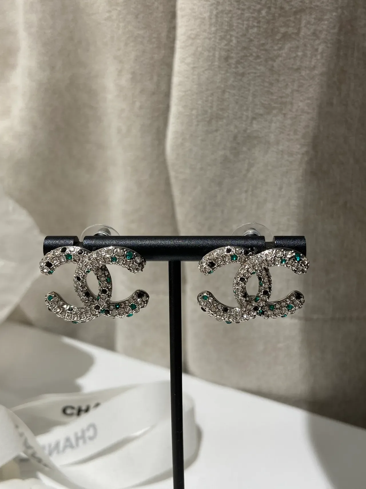 Chanel Double C Pavé Crystal Pink-Red Boucles d'oreilles 5