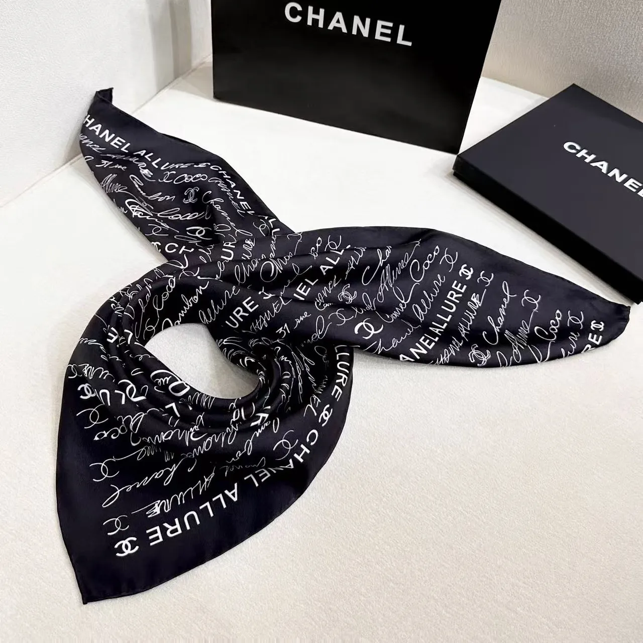 Chanel Robe overlay transparente imprimée motif floral journal 4