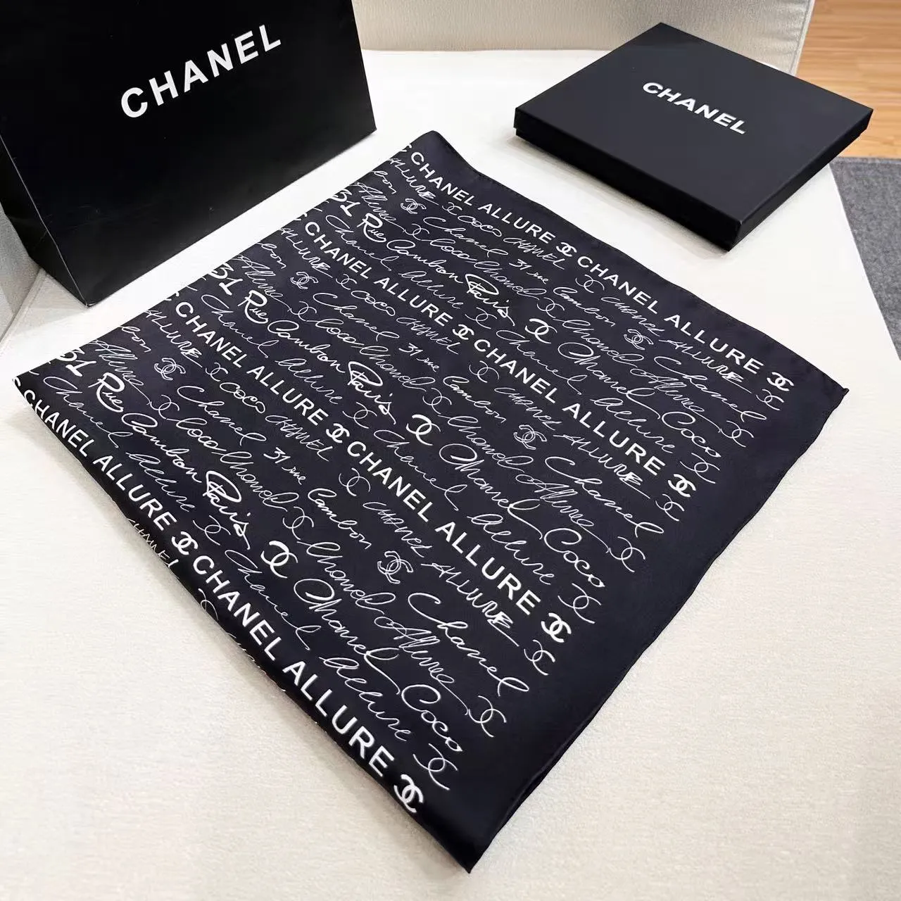 Chanel Robe overlay transparente imprimée motif floral journal 7