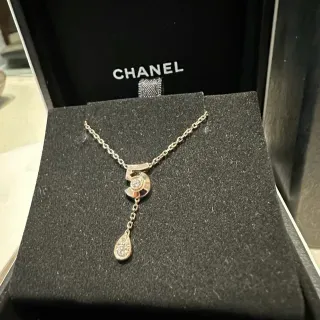 Chanel قلادة الماسات Pavé-Set الذهب والورد الأبيض