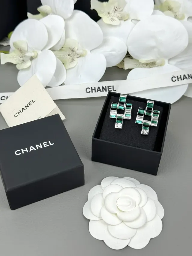 Chanel Green Silver Geometric Bar Baguette-Cut Stones Earrings 4