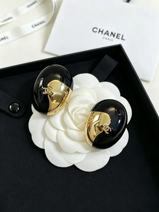 Chanel Oval Two-Tone Enamel and Gold-Tone CC Logo Earrings 7