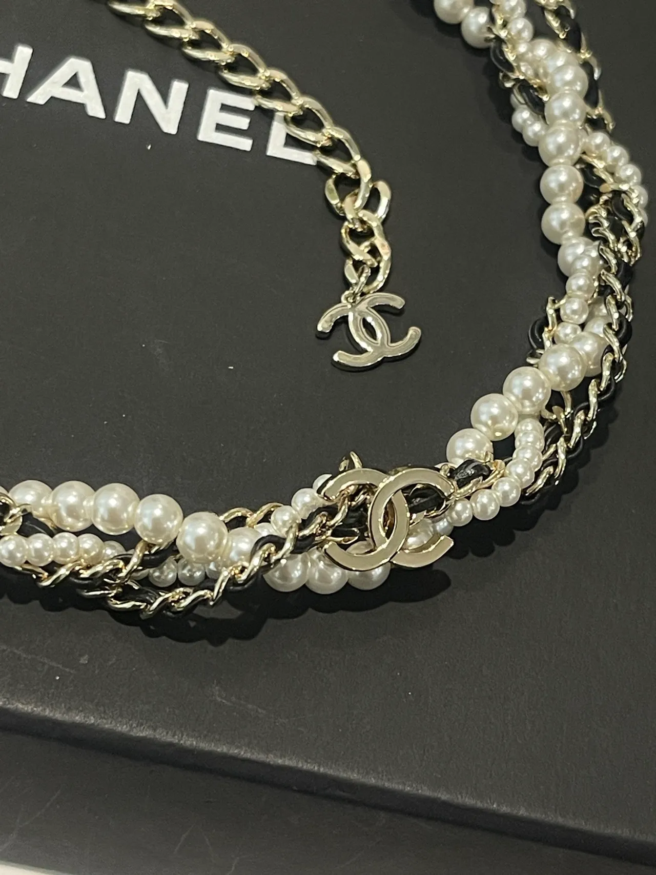 Chanel Pearl and Chain Interwoven Choker Necklace 4